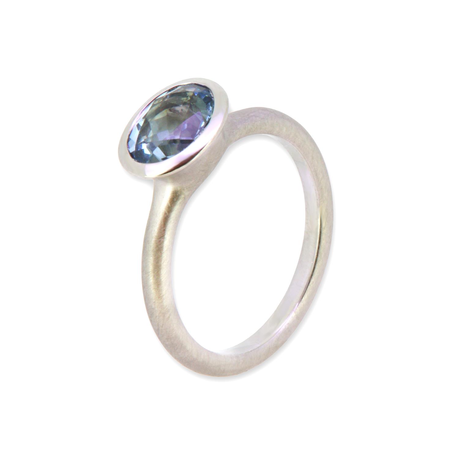 Ring Aquamarin oval 18K Weißgold - Individuelle Marken - 01572-098