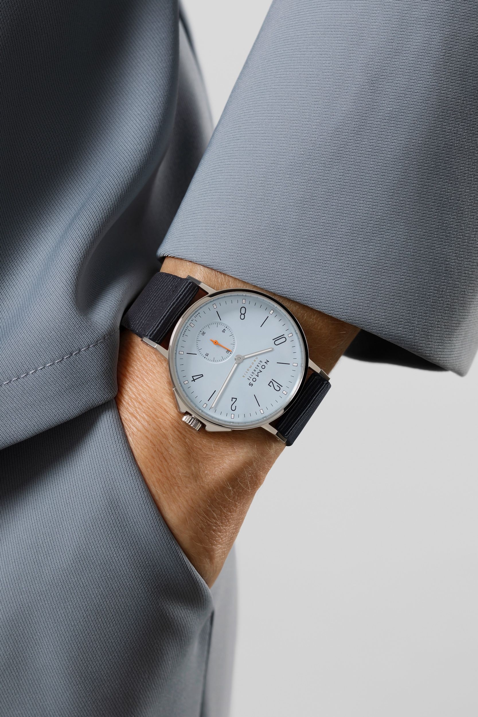 568.SB Ahoi Sky Automatik 36 mm - NOMOS Glashütte - U-568.SB