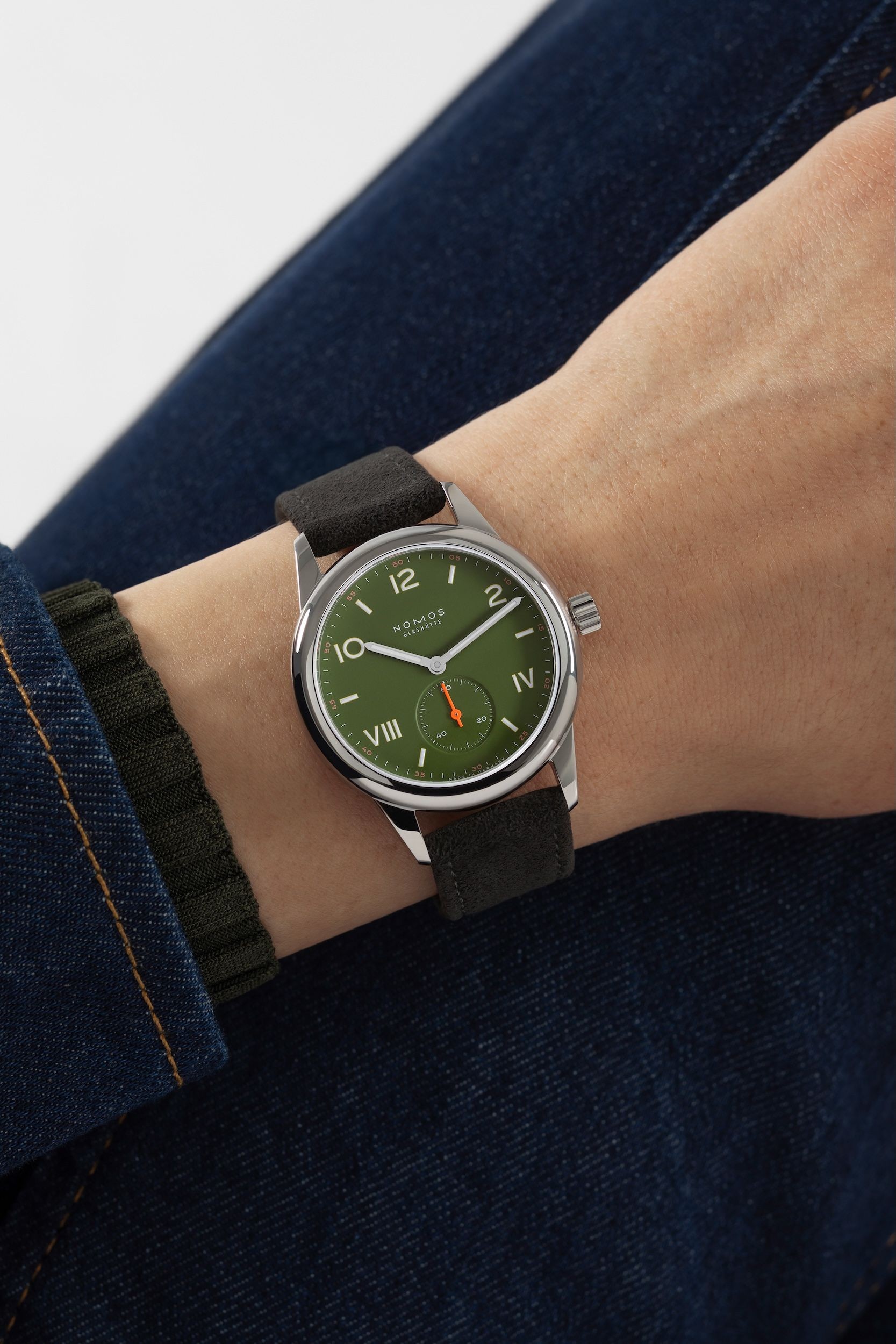 707 Club all olive Handaufzug 36 mm - NOMOS Glashütte - U-707